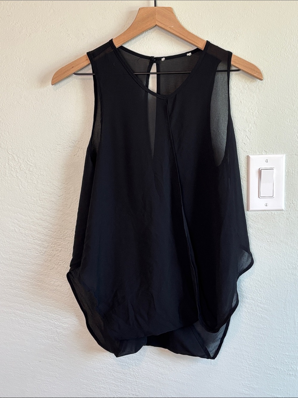 Bundle 2/$30! H&M Black Sleeveless Chiffon Overlay Blouse